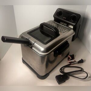 T-Fal Solo Oil Fryer. Model Serie F33 S. Silver.  1600W 120V AC 60Hz. Tested.